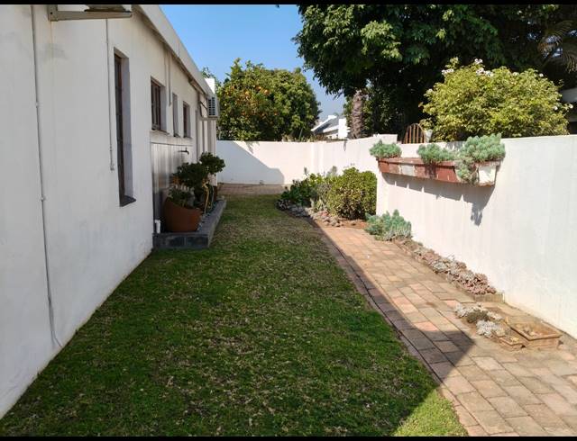2 BEDROOM TOWNHOUSE FOR SALE IN PROTEA PARK